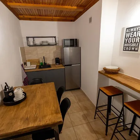 Homestay Trojka House *